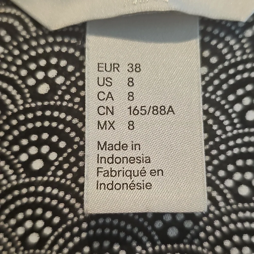 H&M Black Plunge Neck Bishop Sleeve Dress - Picture 8 of 9